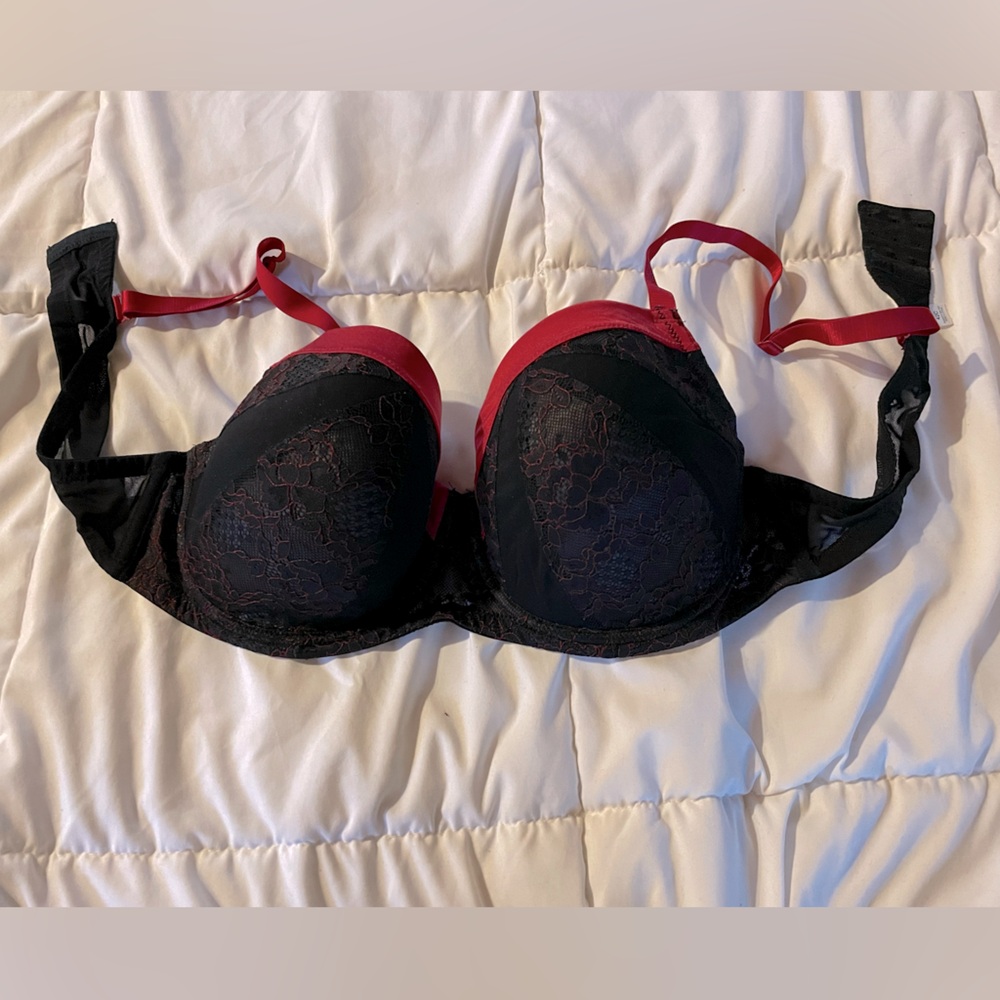 Adore me brand ladies Bra size 42C-NO TAGS